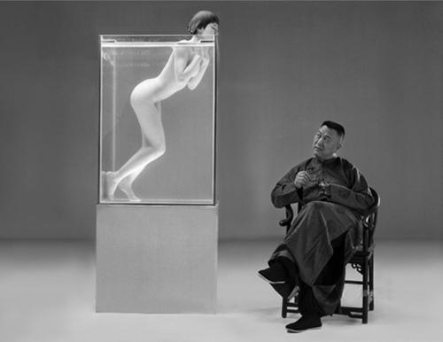 人体裸模苏紫紫作品《看客》展示