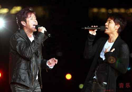 李克勤为什么叫白棱镜？