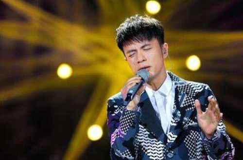 李克勤为什么叫白棱镜？