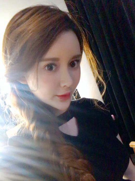 小g娜疑现身吴亦凡生日会直播