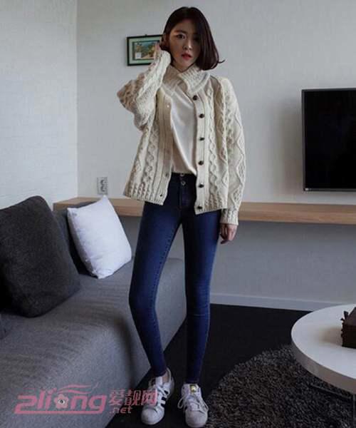 以纯女装2022秋装新款靓丽穿出来~