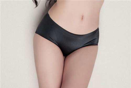 口述与男邻居过上夫妻生活