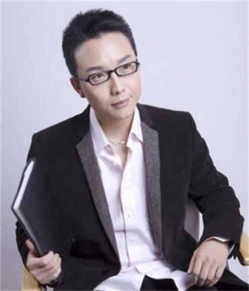 歌手李玉刚的个人基本介绍 李玉刚哪里人