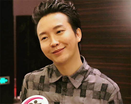 歌手李玉刚的个人基本介绍 李玉刚哪里人