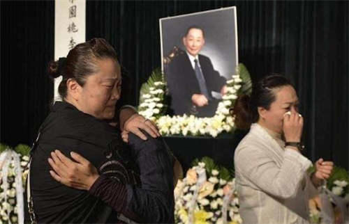 歌手李玉刚的个人基本介绍 李玉刚哪里人