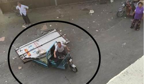 政府已追回部分被哄抢猪肉