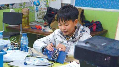 徒有虚名的 裸跑弟 何宜德 八岁考入南京大学 十二岁读博士