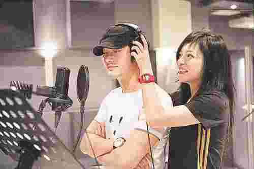 黄晓明赵薇亲密照网络曝光 16年默默守候因为爱情