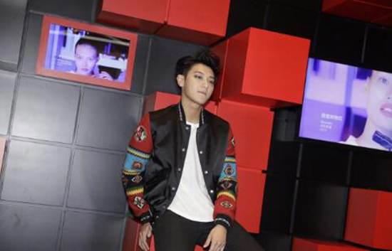 黄子韬改名自称华语流行音乐之王 CPOPKing-SwaggyT是什么意思？