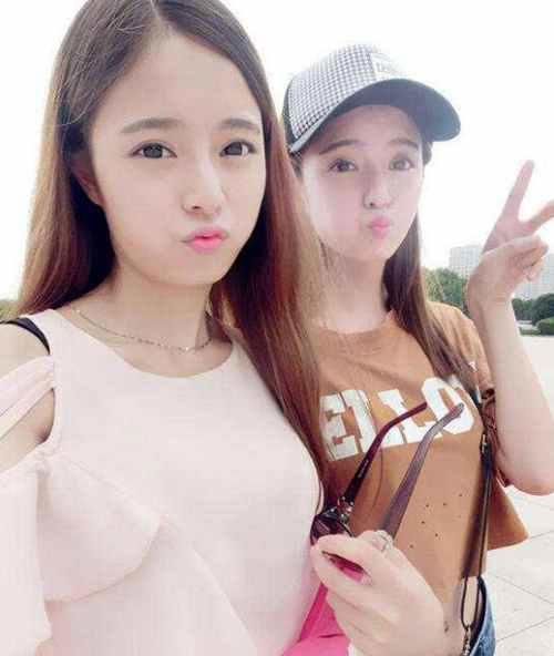 越南最美女大学生走红网络