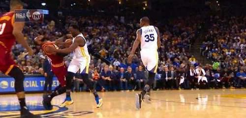 NBA前骑士球员理查德杰弗森退役