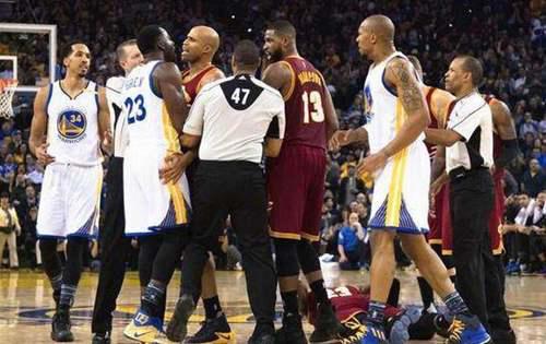 NBA前骑士球员理查德杰弗森退役