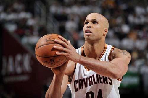 NBA前骑士球员理查德杰弗森退役