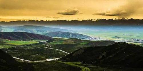 世界上海拔最高的盆地是哪个盆地