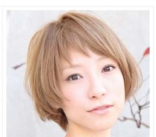 深亚麻色女生短发发型