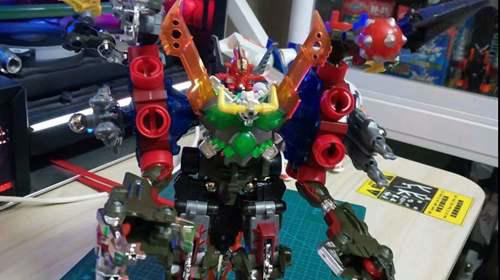 微星小超人 黑暗巨神金刚