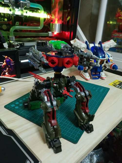 微星小超人 黑暗巨神金刚