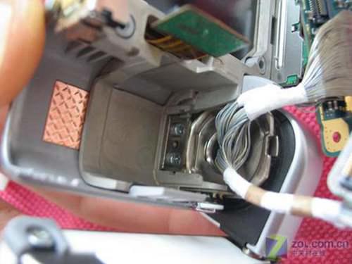 诺基亚翻盖智能N93拆机图赏