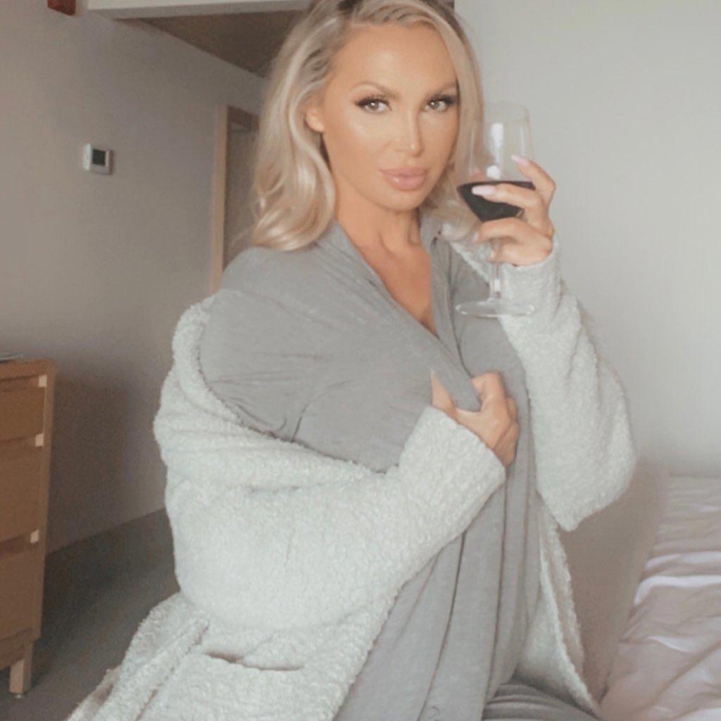 大家的精选 NikkiBenz