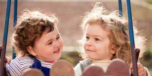 孩子玩秋千要注意什么？如何安全荡秋千？