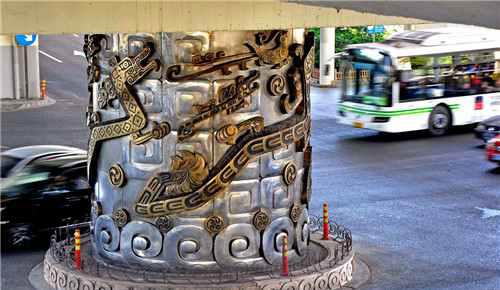 上海延安路高架桥龙柱事件