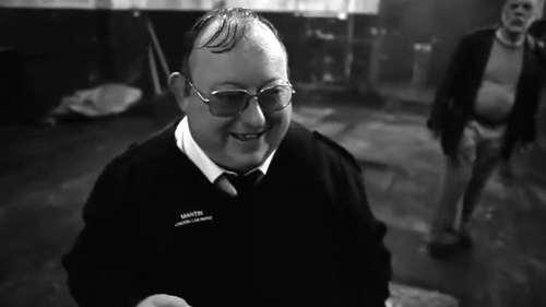 人体蜈蚣 黑白默片的画风 却是最受好评的一部