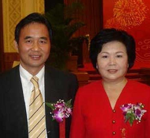 央视播音员邢质斌老公是谁 邢质斌现状