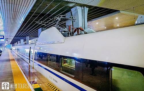 通行线 CRH380AN上线投运 它背后的故事 是中国高铁的又一个里程碑