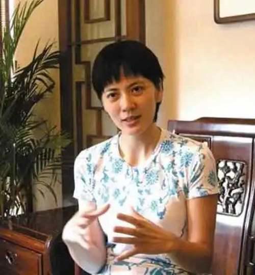 一哭成名的沈冰后来怎么样了 主持人沈冰