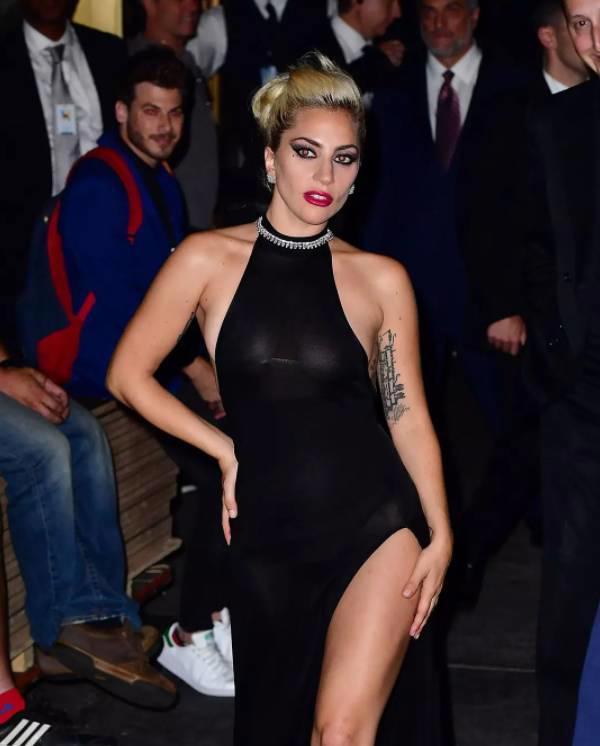 1米57的LadyGaga 即使举步维艰 也都是我