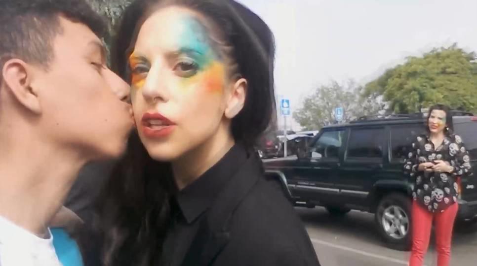 1米57的LadyGaga 即使举步维艰 也都是我