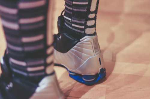 NikeShoxBB实战评测 为情怀而买单 致敬心中最强的扣篮王