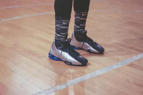 NikeShoxBB实战评测 为情怀而买单 致敬心中最强的扣篮王