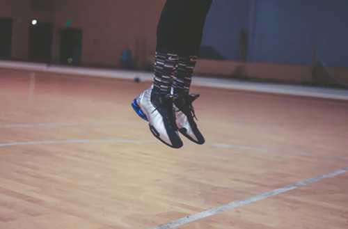 NikeShoxBB实战评测 为情怀而买单 致敬心中最强的扣篮王