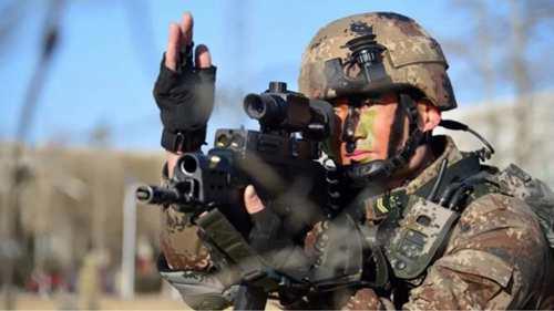 解放军新一代单兵作战系统 QTS 式单兵综合作战系统