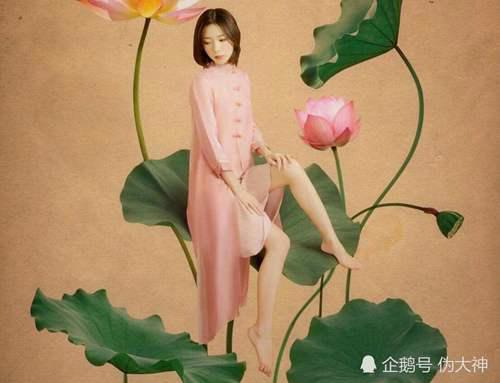 LOL小楼让粉丝舔脚 引发网友不满 上热搜后表示有人搞她