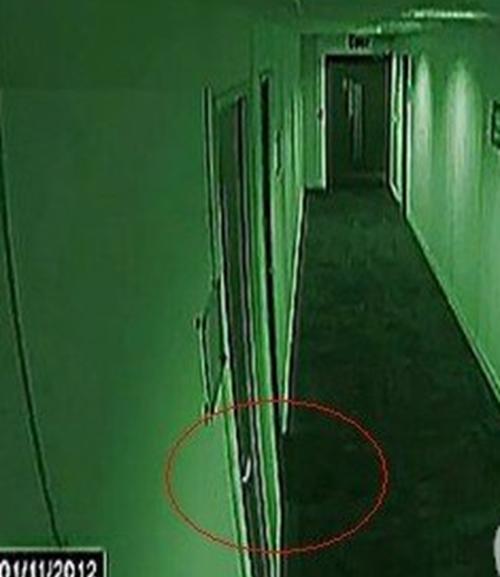 监拍办公室深夜灵异事件