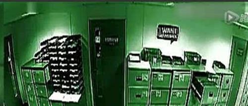 监拍办公室深夜灵异事件
