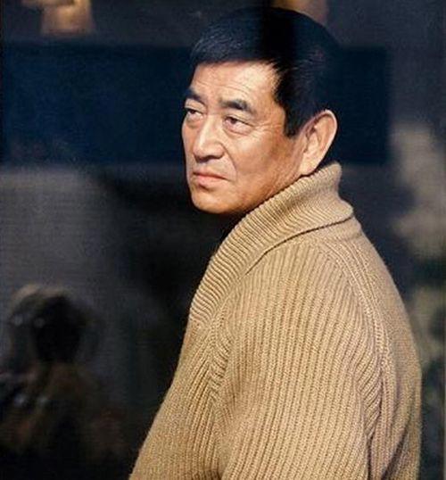 83岁高仓健去世