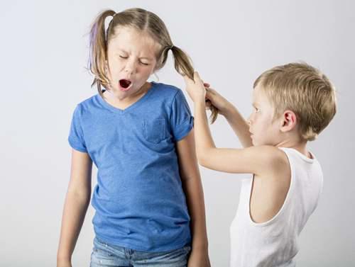 孩子总是打架怎么办 学一招 教你对付家里熊孩子