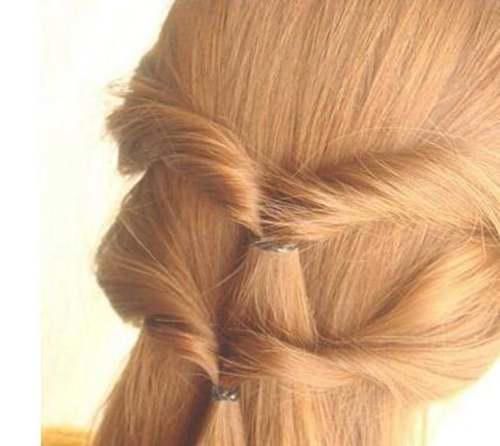 披肩发型如何扎好看