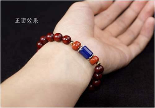 女士如何正确佩戴小叶紫檀手链