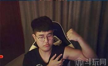 成功洗白 斗鱼 吃鸡 主播油条微博回应将与质疑者奉陪到底