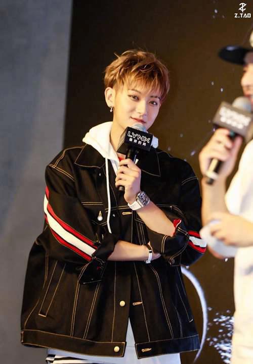 黄子韬正式宣布退出微博 两个字引发争议 直言 这里不适合我