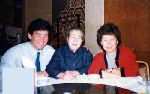 费翔是美国和中国混血父母照曝光