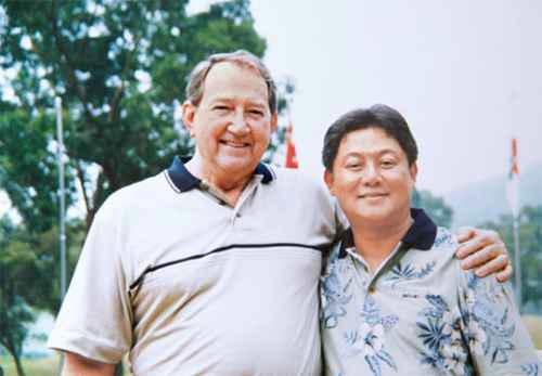 费翔是美国和中国混血父母照曝光