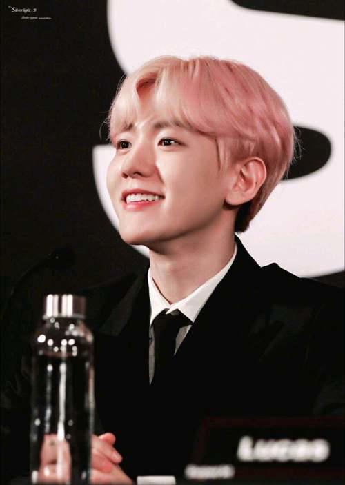 边伯贤甜文 边伯贤女朋友这个位置一直留给你的