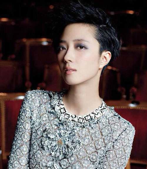 桂纶镁的百变短发发型