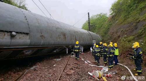 T179次列车事故致1名铁路乘警殉职为济南铁路公安处乘警支队跟车警察