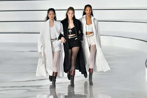 巴黎时装周香奈儿Chanel2021春夏成衣女装